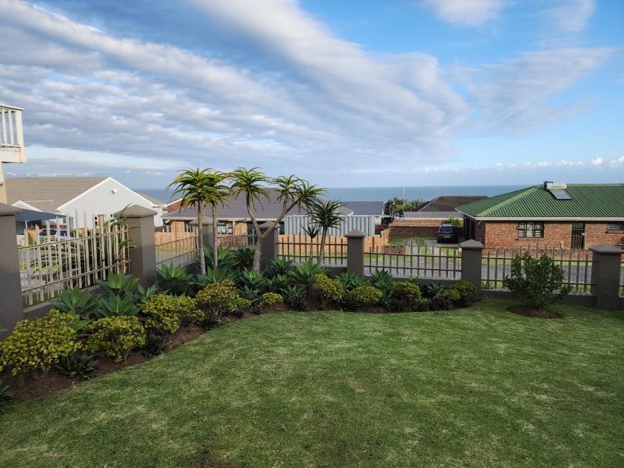 3 Bedroom Property for Sale in Winterstrand Eastern Cape
